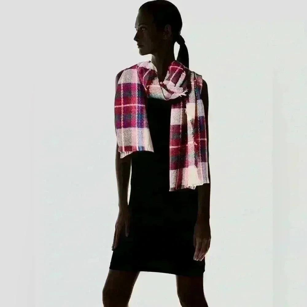 NWT Pistil Women’s Ellie Scarf in Fuschia